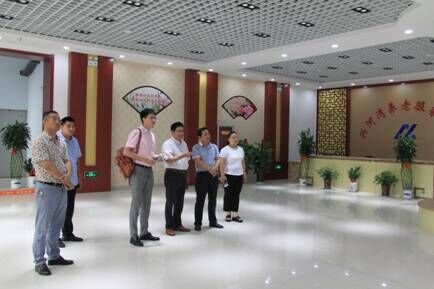 市民政局領導蒞臨興河灣考察指導智慧化社區(qū)建設工作